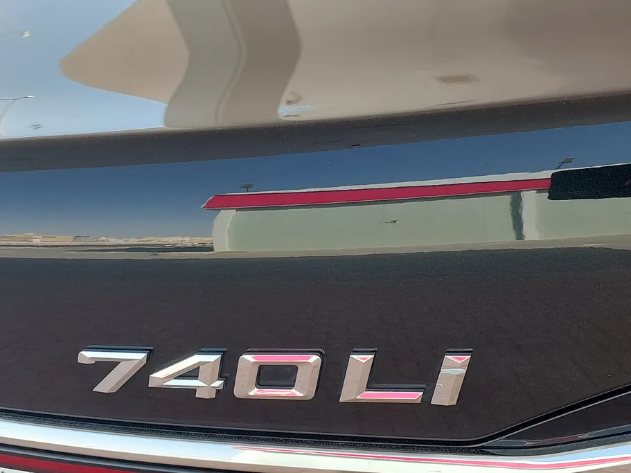 بي ام دبليو الفئة السابعة 740Li 2021 