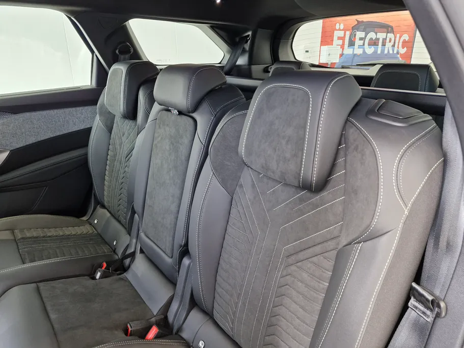 2026 Peugeot 5008 GT 