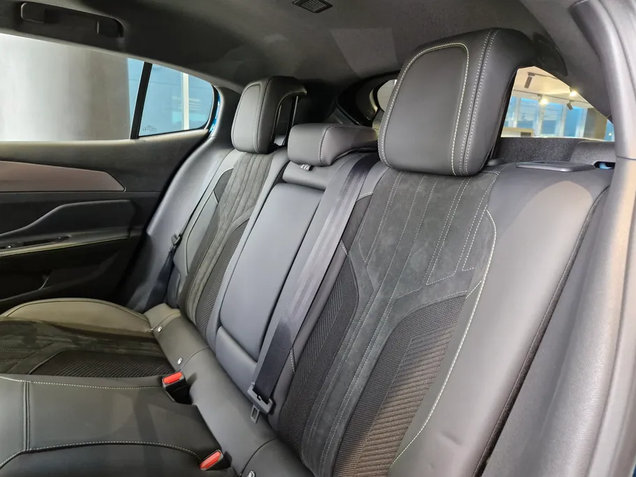 2025 Peugeot 408 GT 