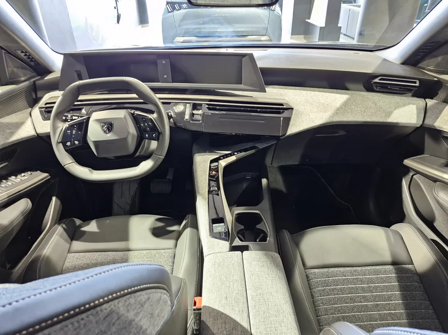 2026 Peugeot 5008 Allure 