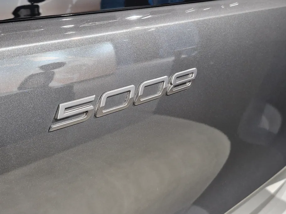 2026 Peugeot 5008 Allure 