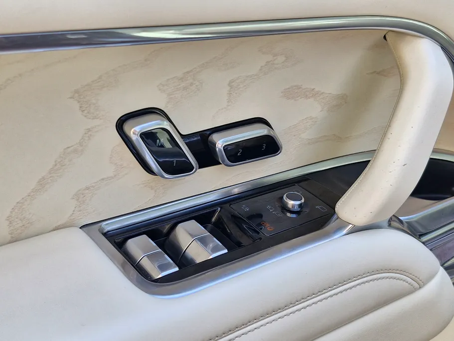 2023 Land Rover Range Rover SV Autobiography 