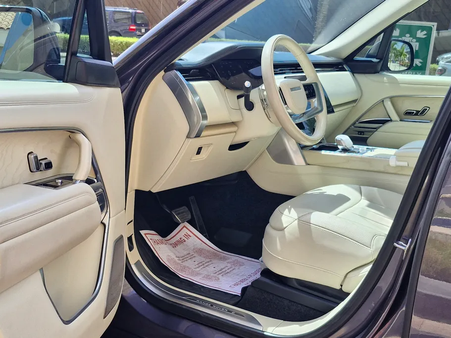2023 Land Rover Range Rover SV Autobiography 