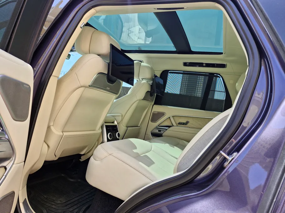 2023 Land Rover Range Rover SV Autobiography 
