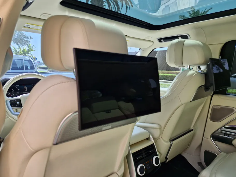2023 Land Rover Range Rover SV Autobiography 