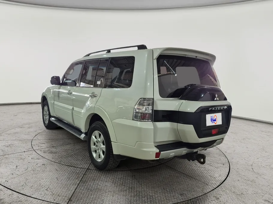 2018 Mitsubishi Pajero GLS 5Doors 