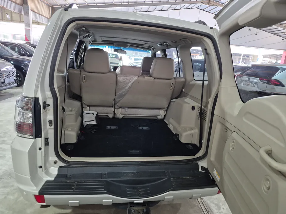 2018 Mitsubishi Pajero GLS 5Doors 