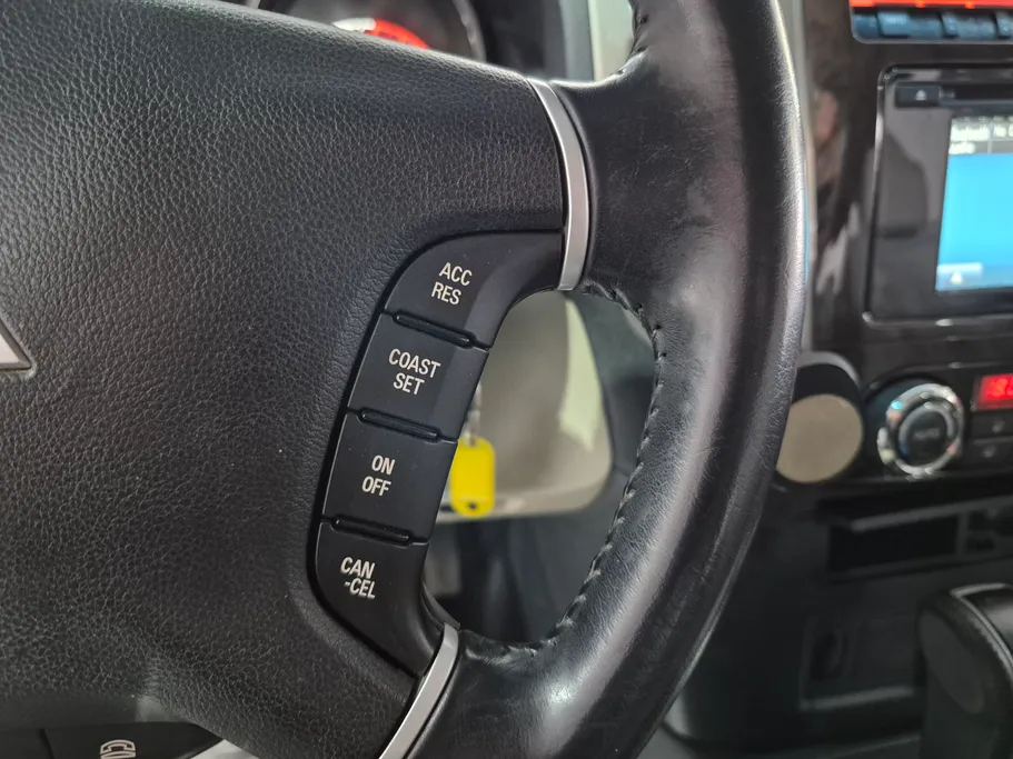 2018 Mitsubishi Pajero GLS 5Doors 