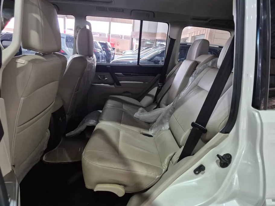 2018 Mitsubishi Pajero GLS 5Doors 