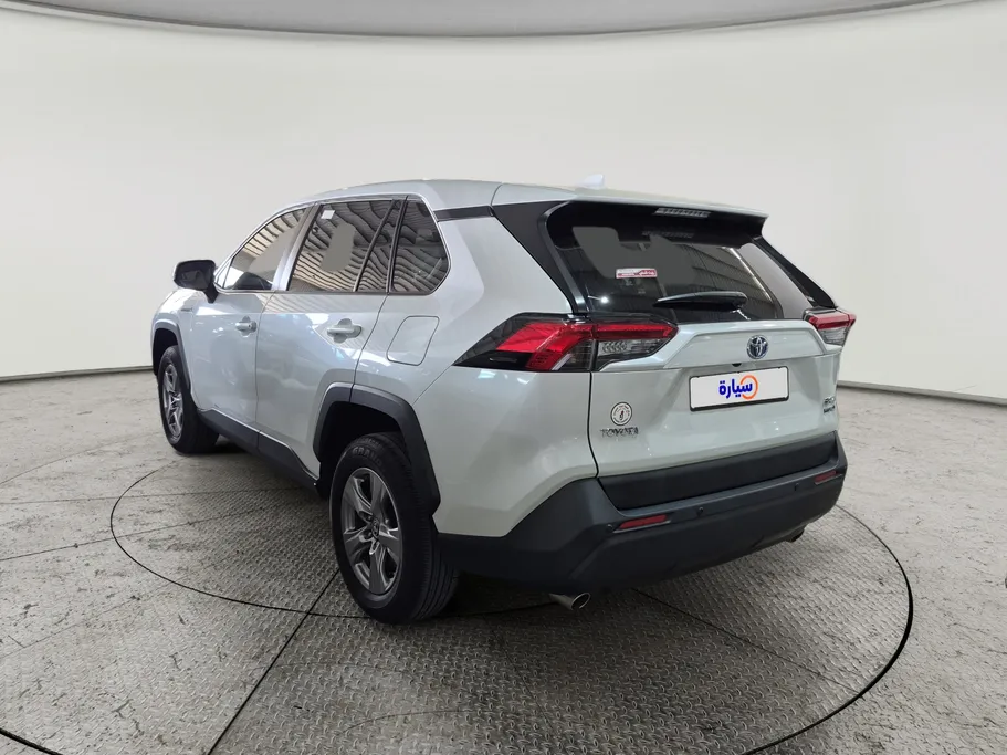 2024 Toyota RAV4 LE HEV 