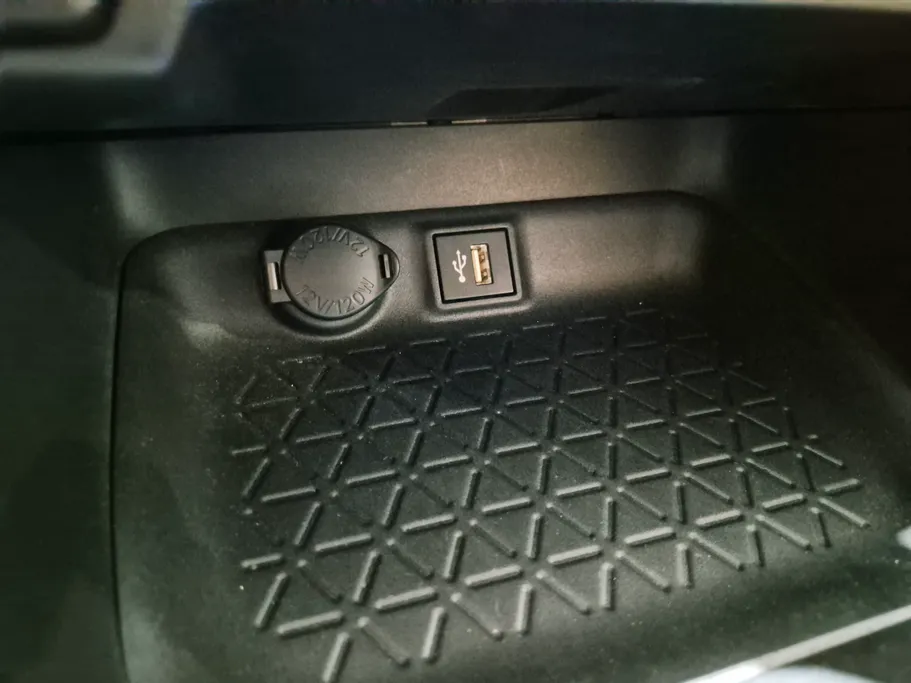2024 Toyota RAV4 LE HEV 