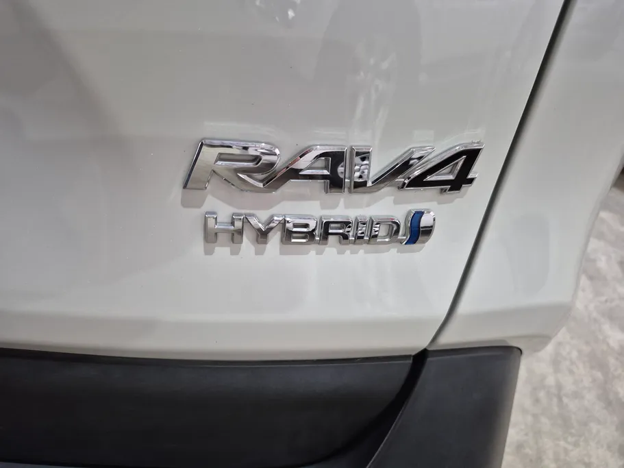 2024 Toyota RAV4 LE HEV 