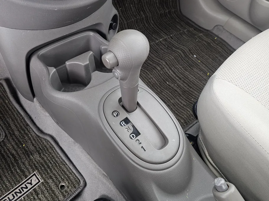 2018 Nissan Sunny SV 