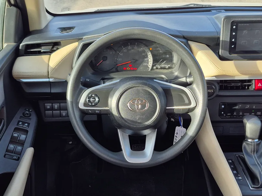 2023 Toyota Yaris  Y 