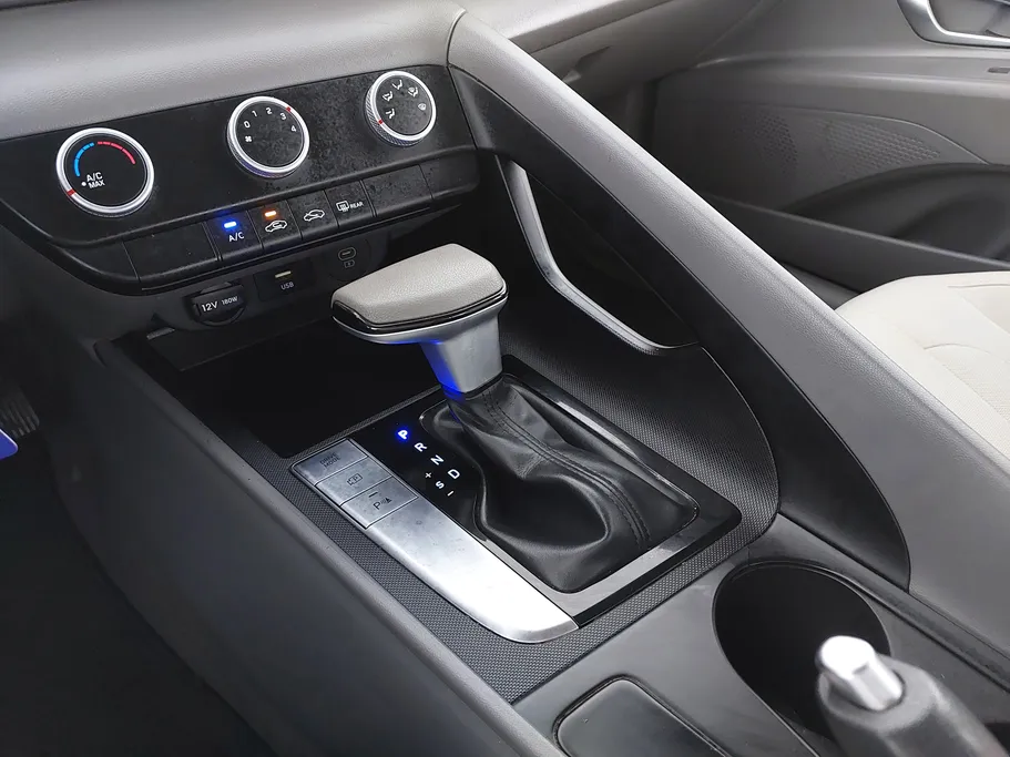 2024 Hyundai Elantra Fleet 