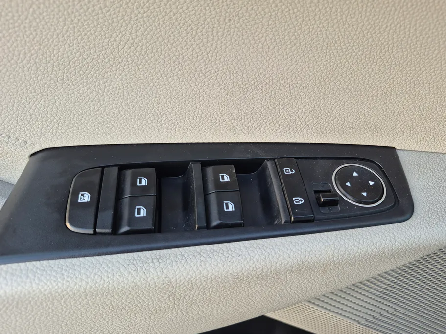 2023 Kia Carens LX S1 