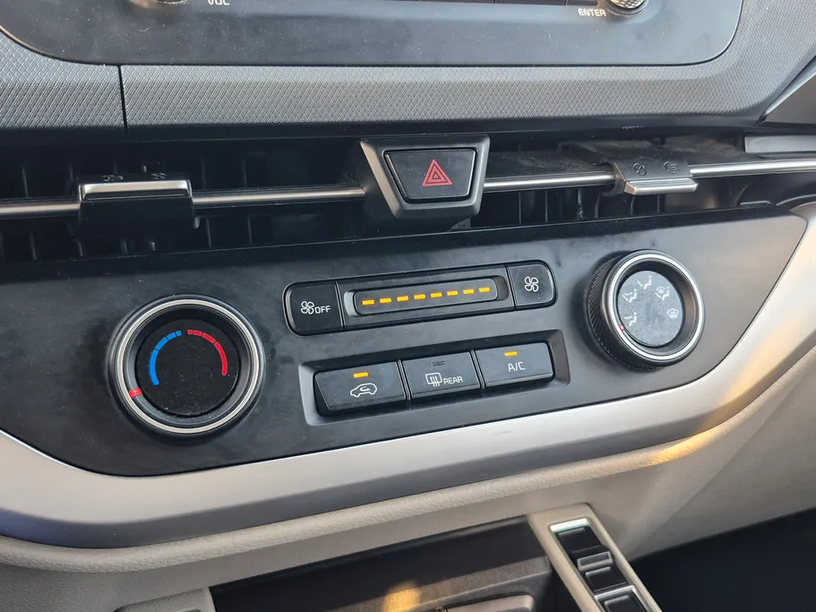 2023 Kia Carens LX S1 