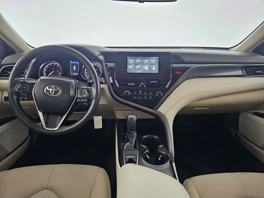 2022 تويوتا Camry  LE 