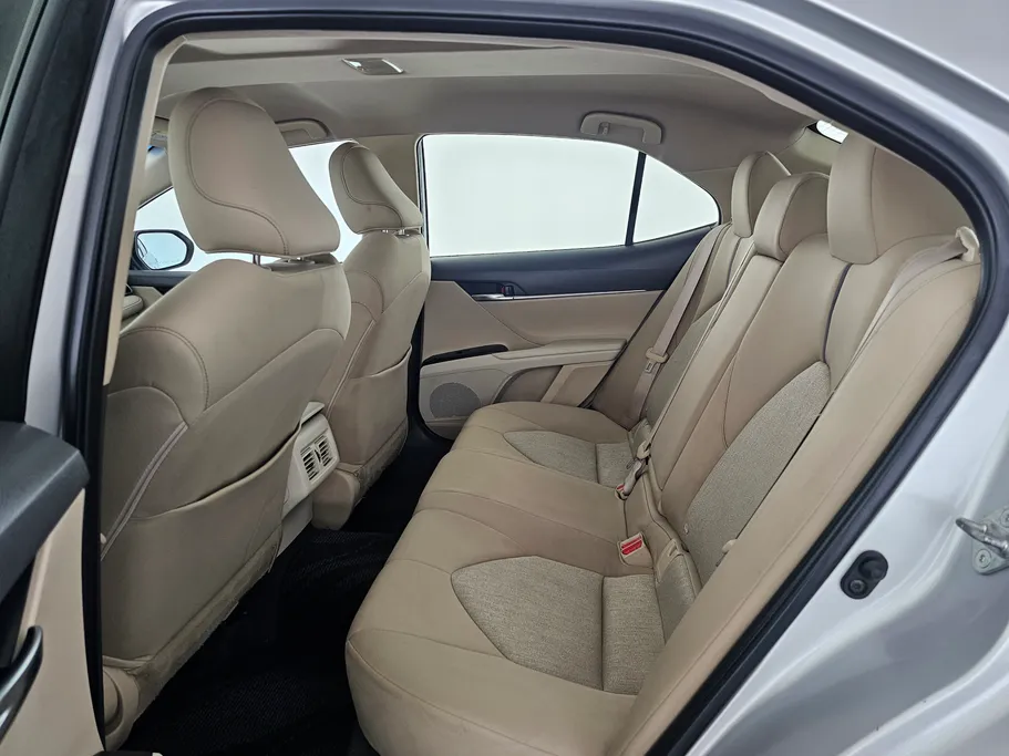 2022 تويوتا Camry  LE 