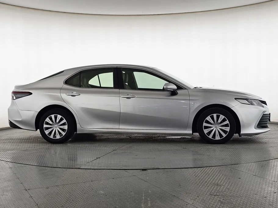 2022 تويوتا Camry  LE 