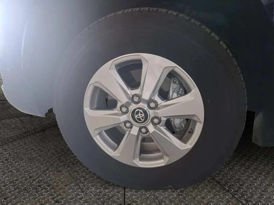 تويوتا لاندكروزر GXR1 2025 