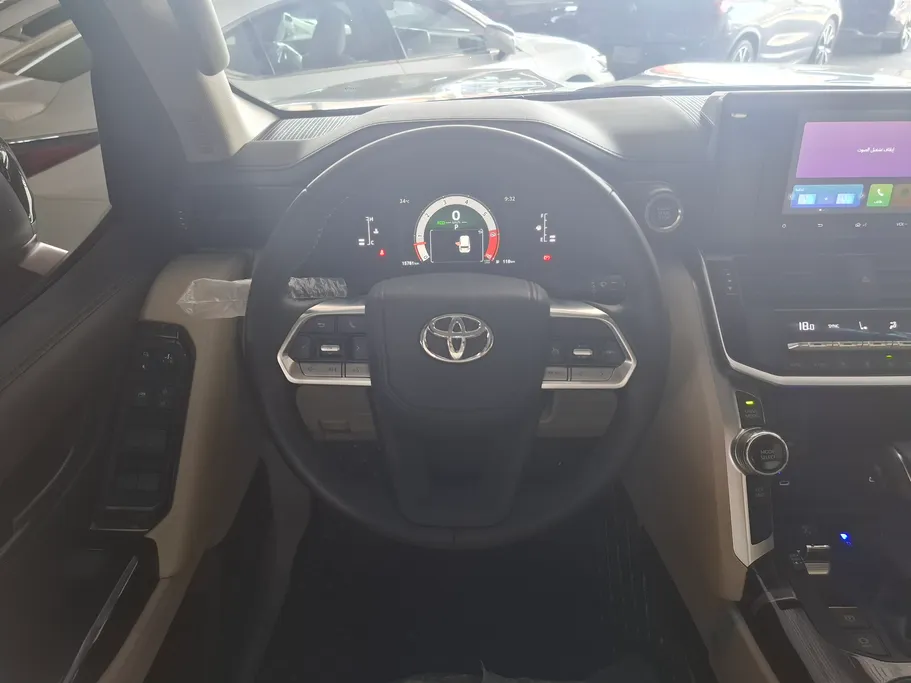 تويوتا لاندكروزر GXR1 2025 