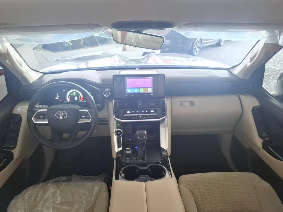 تويوتا لاندكروزر GXR1 2025 