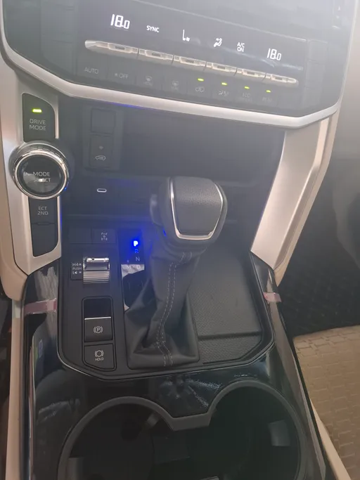 تويوتا لاندكروزر GXR1 2025 