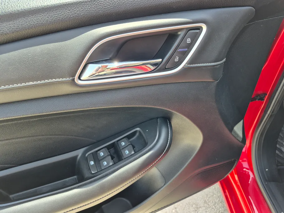 2022 MG 5 COM 