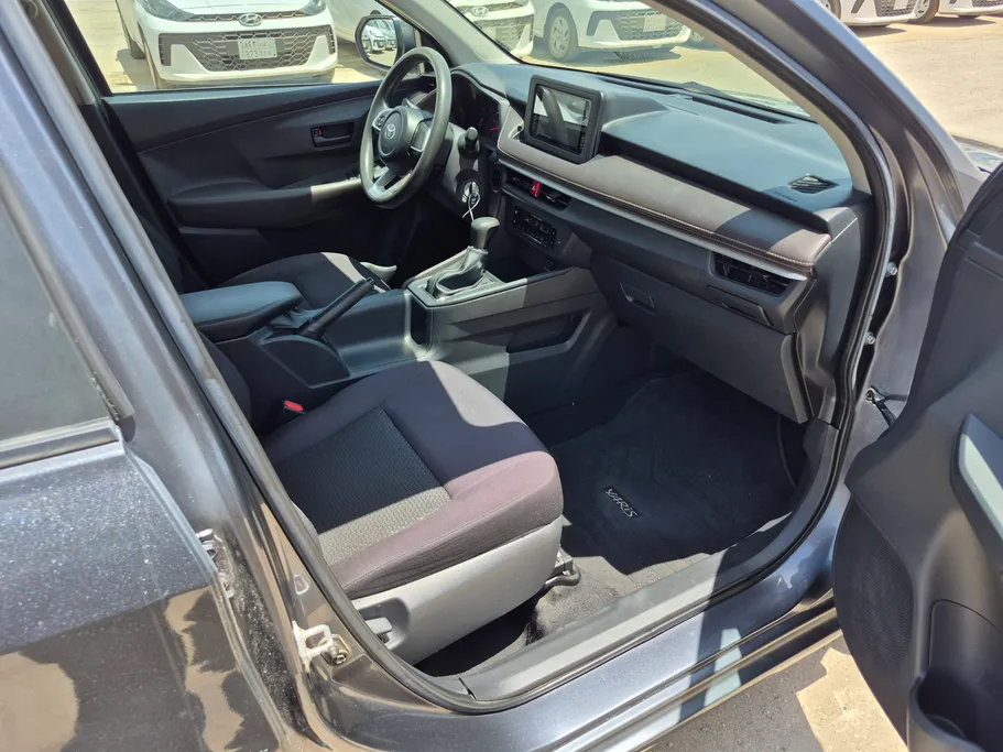 2023 Toyota Yaris  Y 