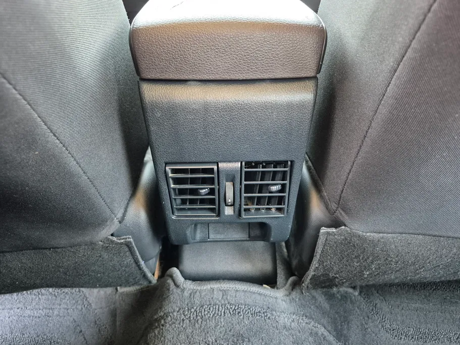 2023 Toyota Yaris  Y 