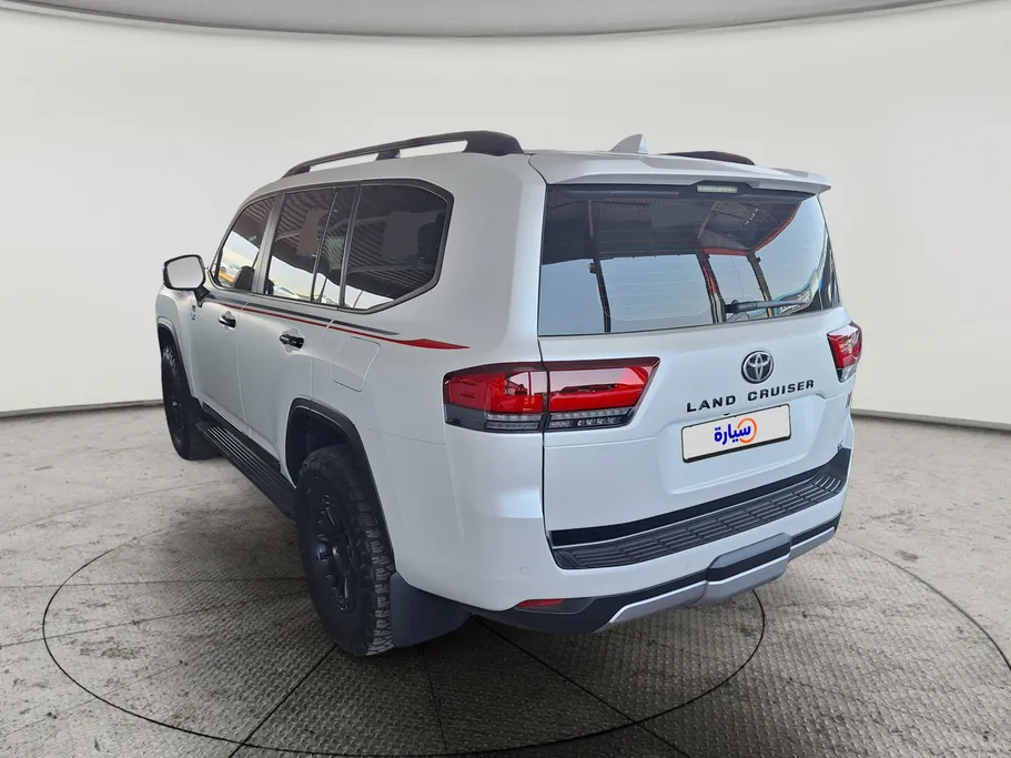 تويوتا لاندكروزر GR Sport 2025 