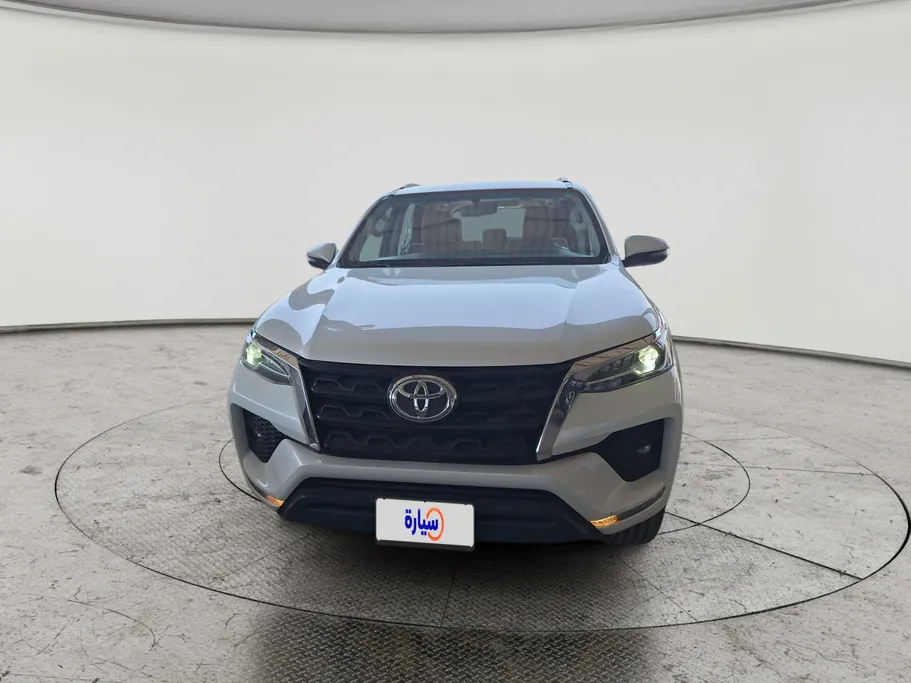 2023 Toyota Fortuner VX 