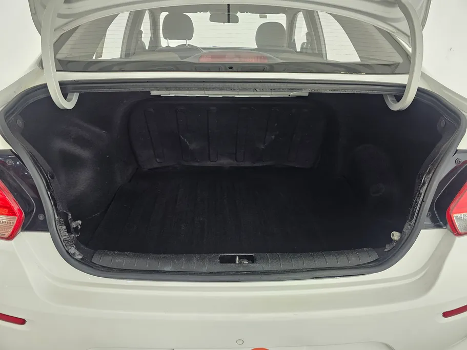 2022 Kia Pegas LX 