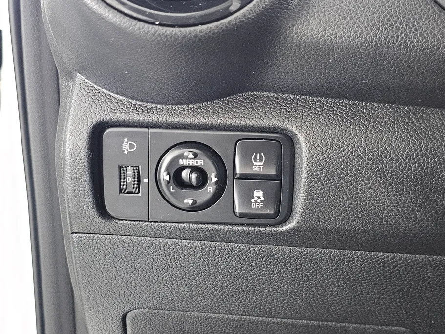2022 Kia Pegas LX 