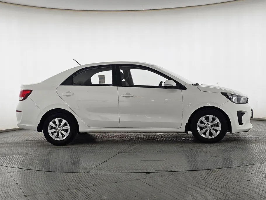 2022 Kia Pegas LX 