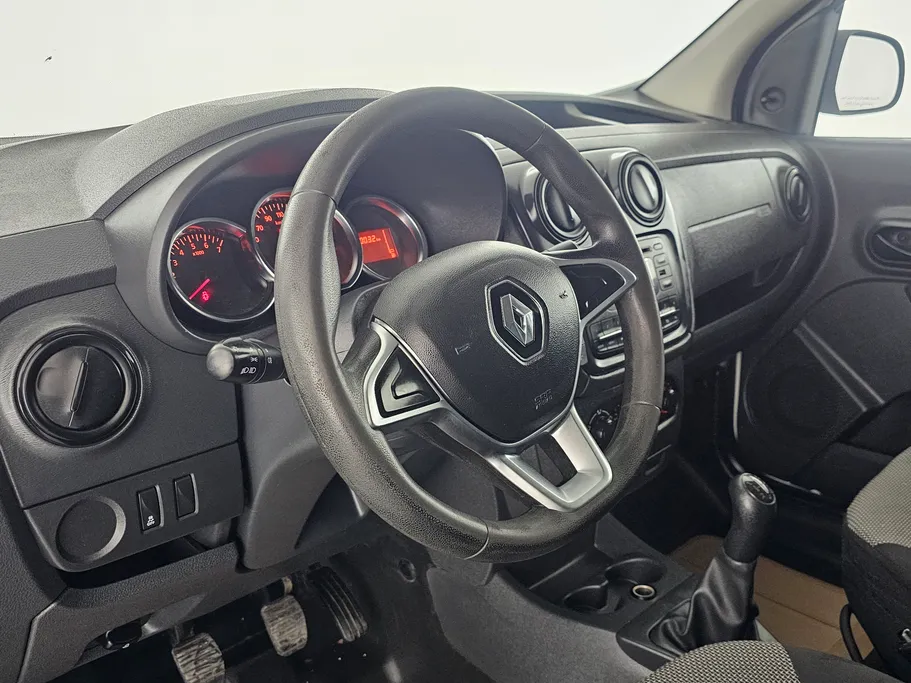 2021 Renault Docker Van بضاعة 