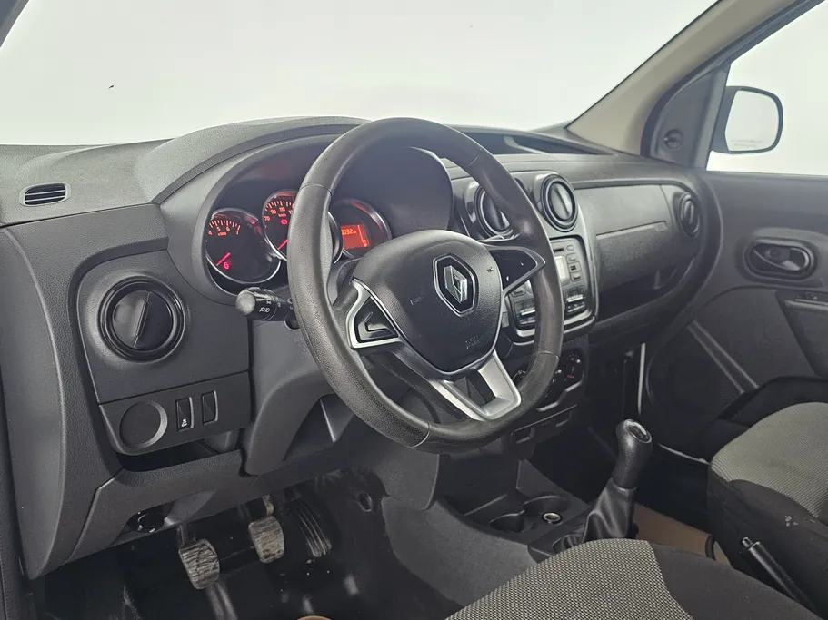 2021 Renault Docker Van بضاعة 