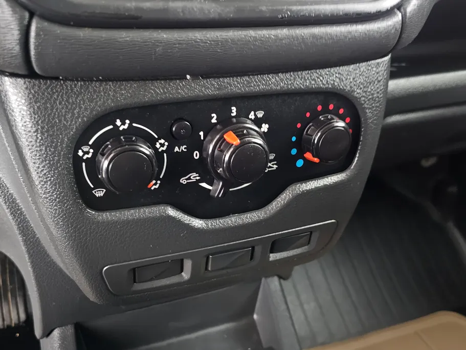2021 Renault Docker Van بضاعة 