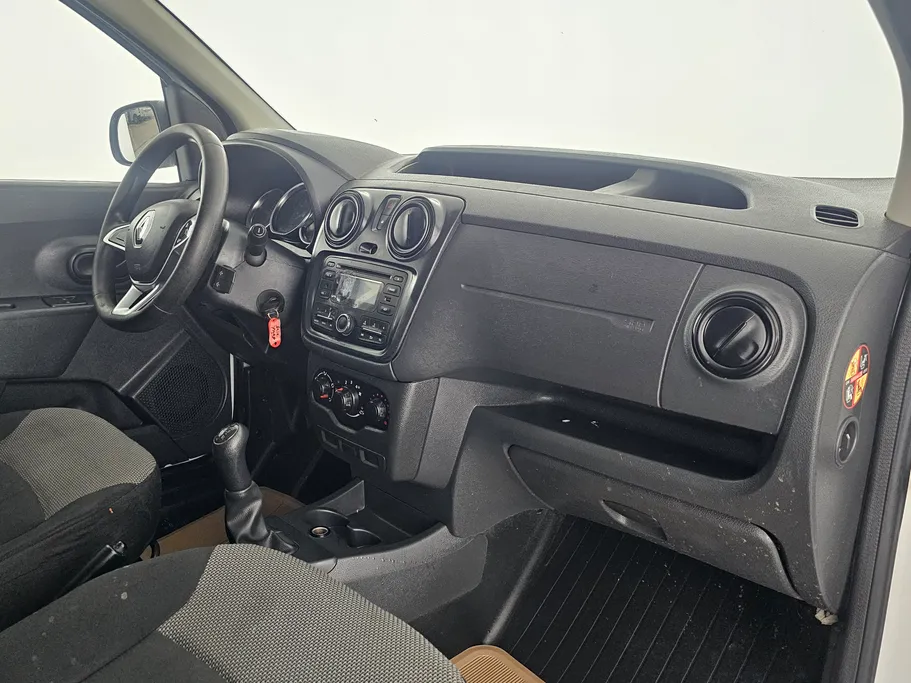 2021 Renault Docker Van بضاعة 
