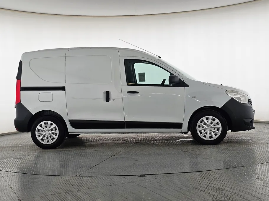 2021 Renault Docker Van بضاعة 
