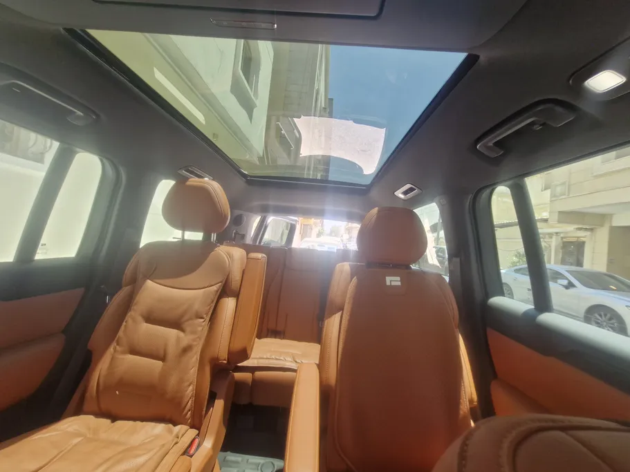 روكس 01 7 Seats 2025 