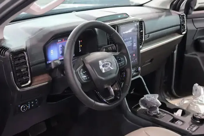 2025 Ford Everest XLT 