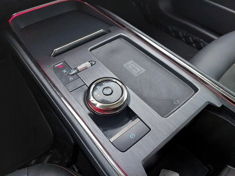 2024 Ford Taurus Titanium 