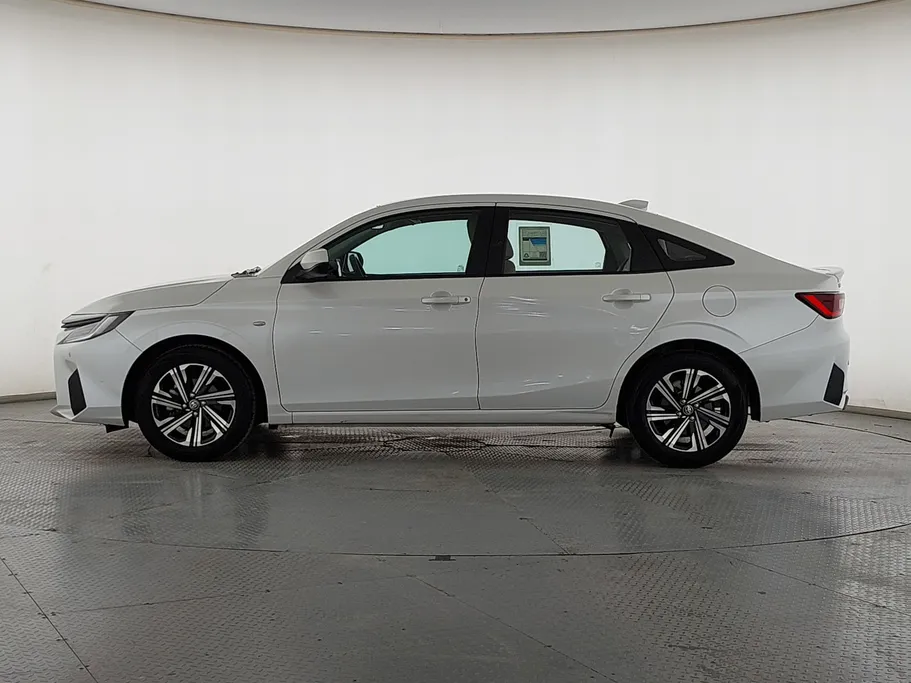 2023 Toyota Yaris  Y Plus 