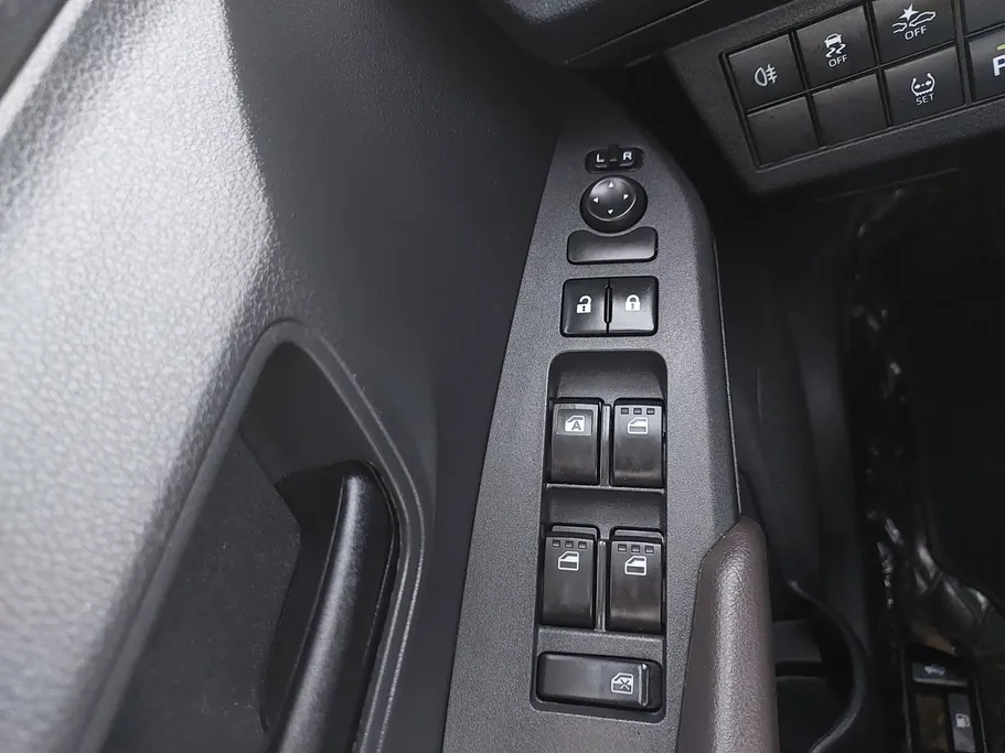 2023 Toyota Yaris  Y Plus 