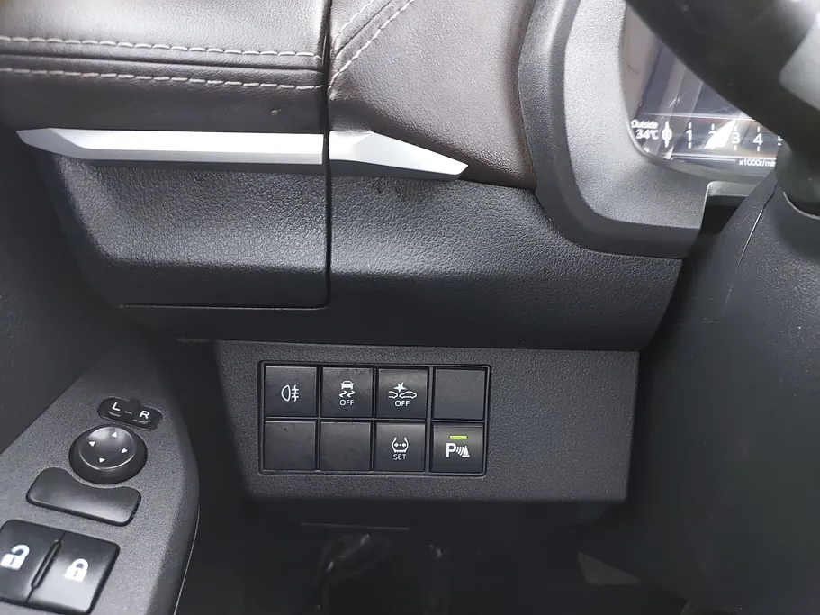 2023 Toyota Yaris  Y Plus 