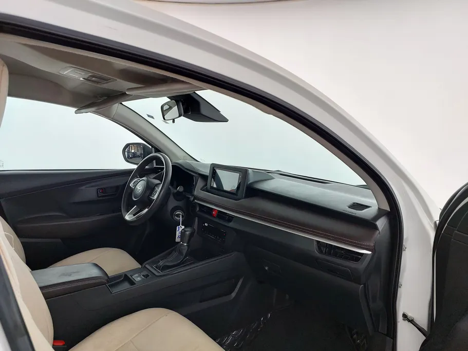 2023 Toyota Yaris  Y Plus 