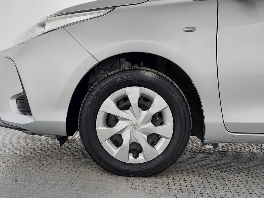 2022 Toyota Yaris  Y 