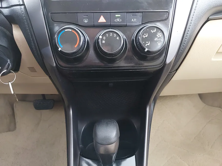 2022 Toyota Yaris  Y 